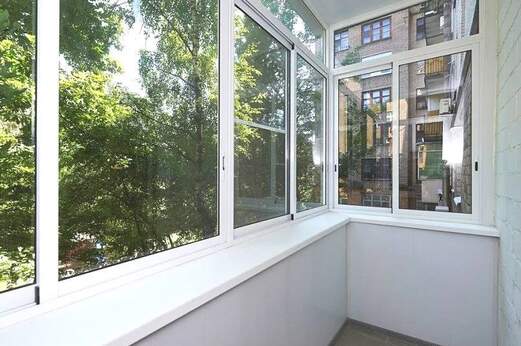 Остекление балкона с выносом подоконника с 3 сторон парапета