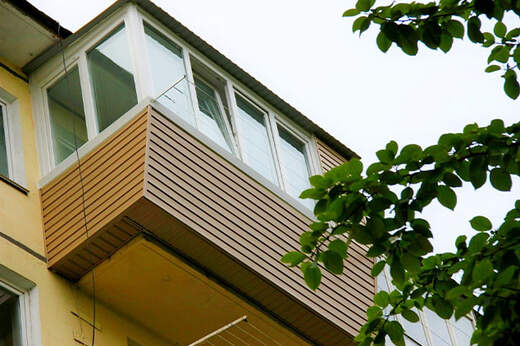 Остекление балкона с выносом подоконника по плите